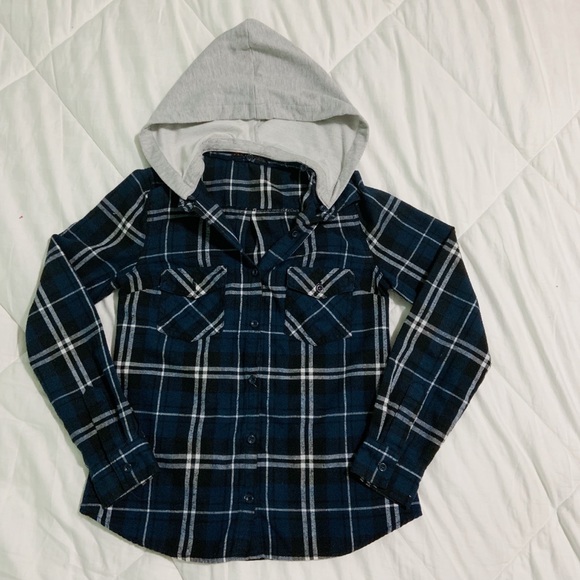 Love Tree Tops - Hooded Flannel size Small